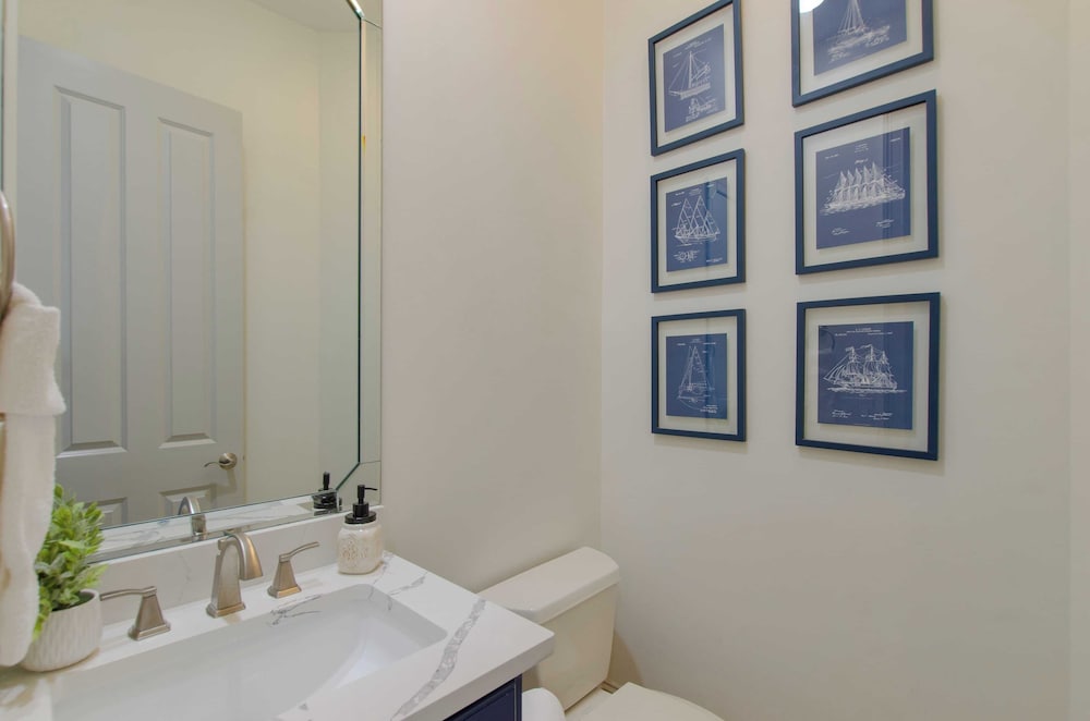 Sleeps 38 2 Homes, Steps to the Beach, Private Pool + Hottub, Game Room, Views