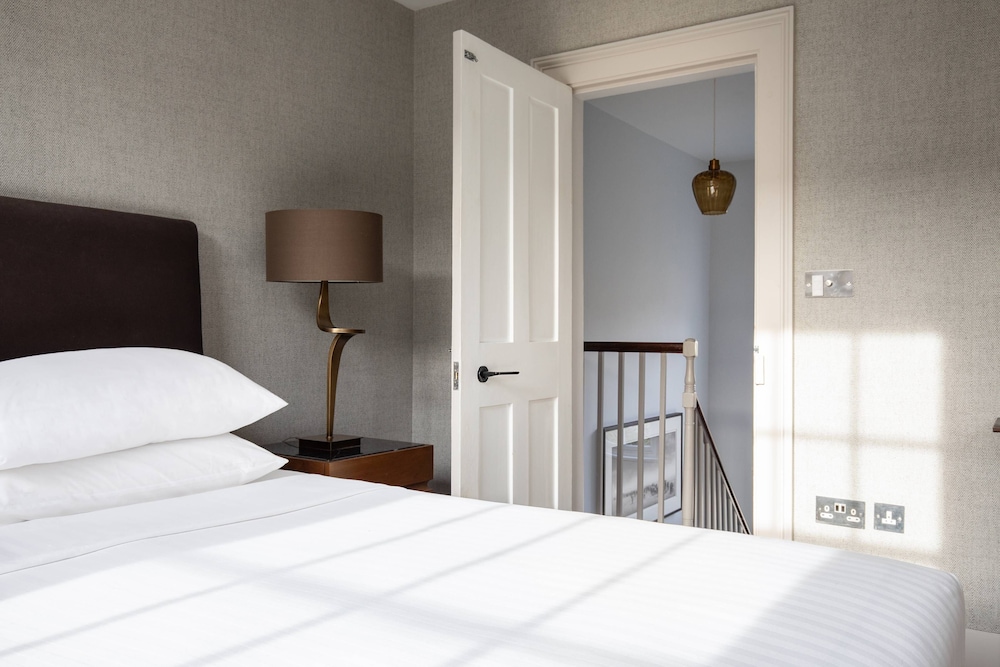 Aubrey Walk by Onefinestay