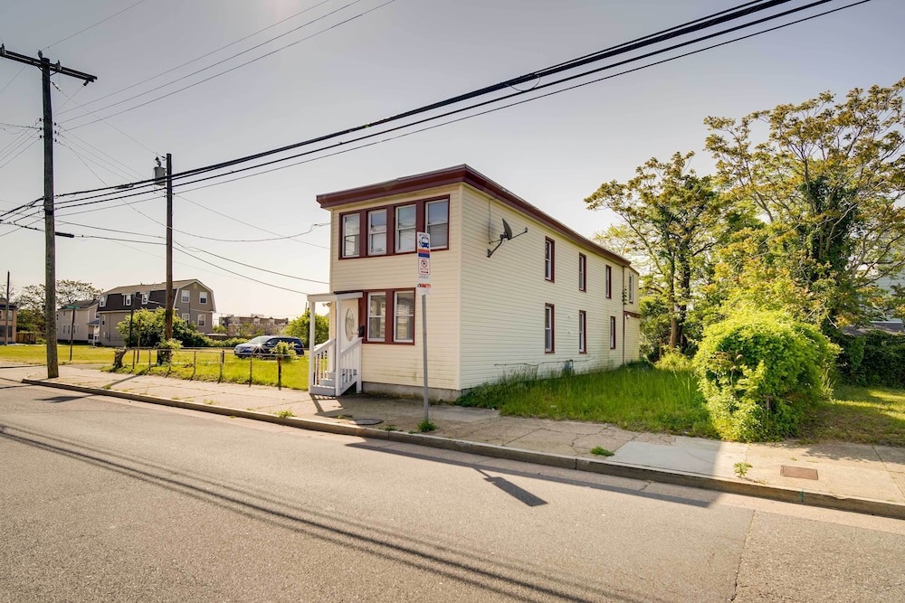 Cozy Atlantic City Getaway ~ 3 Blocks to Ocean! view 5