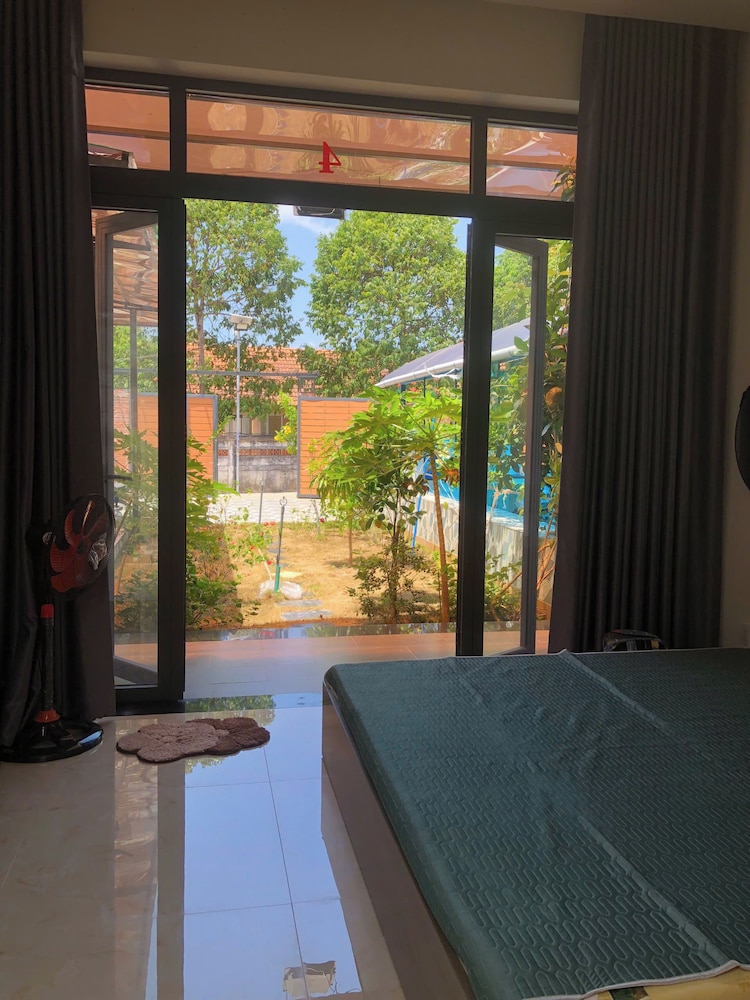 HOMESTAY HALONA