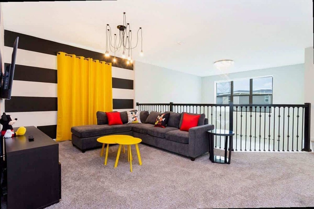 Luxe 5BR Villa Pool Game Room Minutes to Disney
