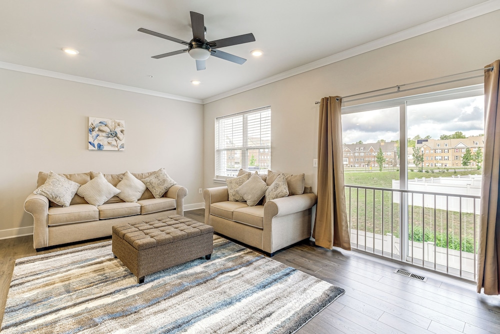 Fenced Yard: Spacious Southern Maryland Townhome!