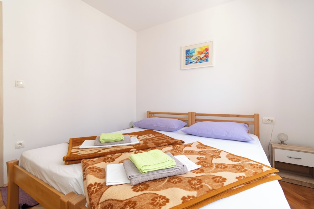 Kira, One Bedroom Apartment In Old Town