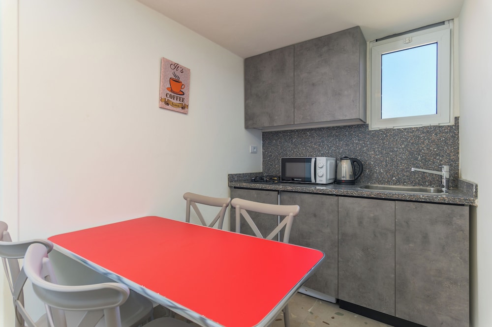 Calliope 2-BR Apartment in Gemmayze