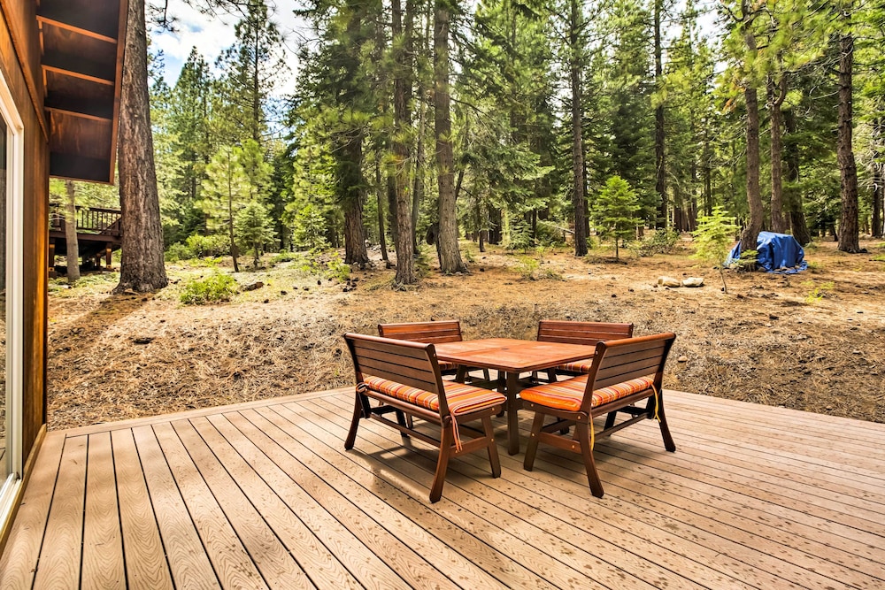 Lake Tahoe Vacations - Tahoe Donner Cabin: Deck, Trail Access, EV Charger - Property Image 5