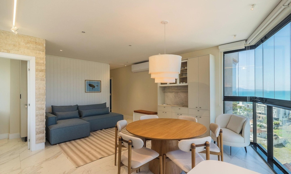 Fully Equipped Stays Just Steps From the sea in Pereque Mtrs