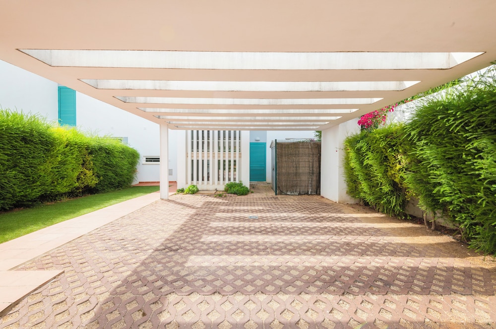 Sunny 5BR Villa at Prainha Club