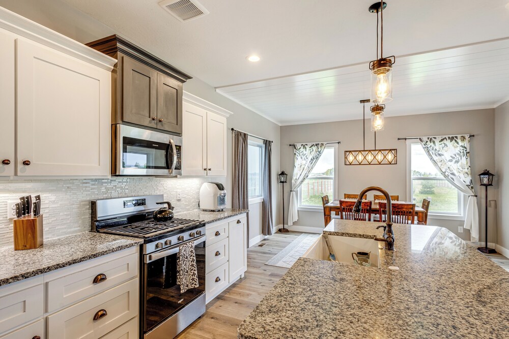 4 Mi to Snake River: Family Home w/ Yard in Rigby