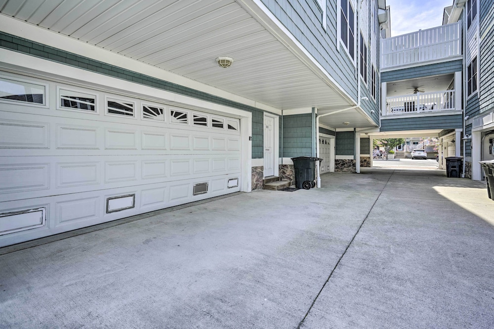Breezy Wildwood Condo ~ 2 Blocks to Beach!
