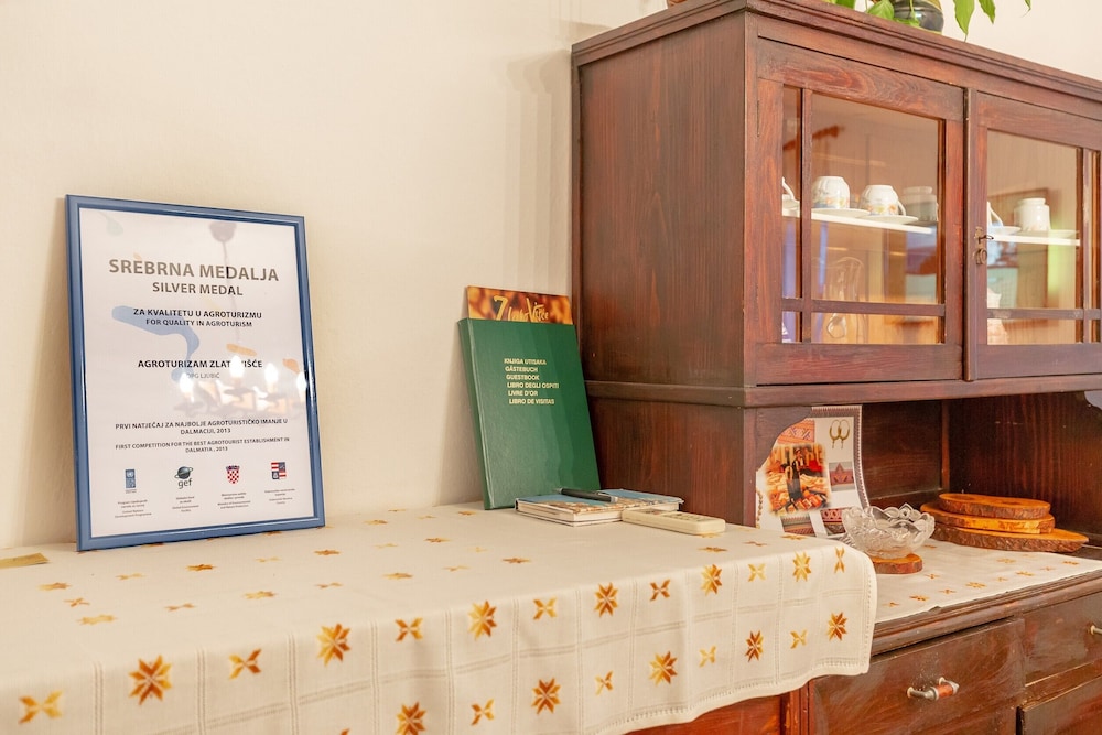 Konavle Apartments Zlatovisce