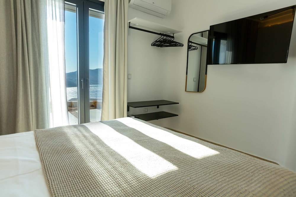 Apellon Mykonos Luxury Seaview Retreat