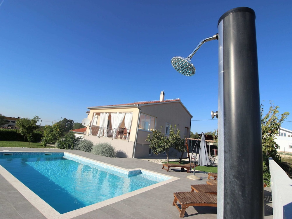 Villa in Debeljak With Private Pool
