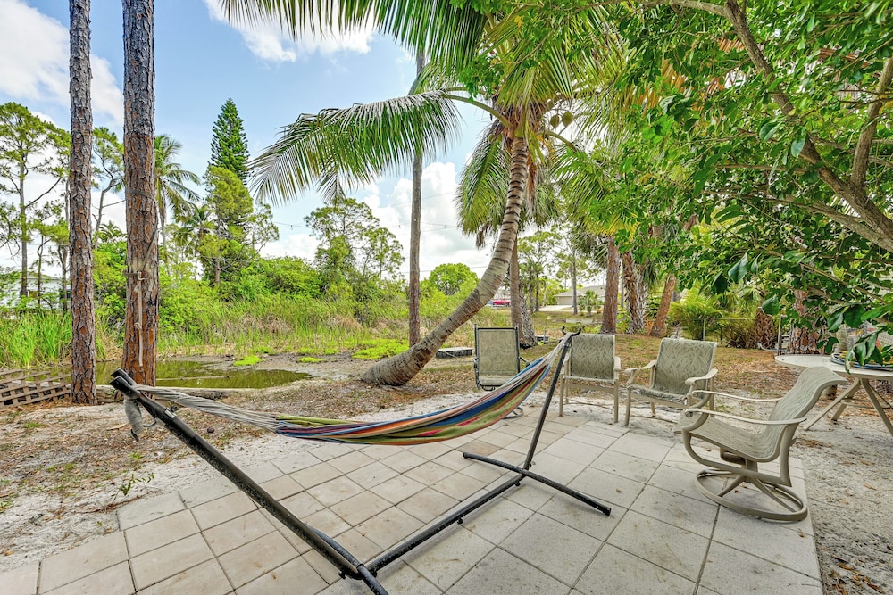 1 Mi to Dtwn Bonita Springs: Home w/ Lush Yard!