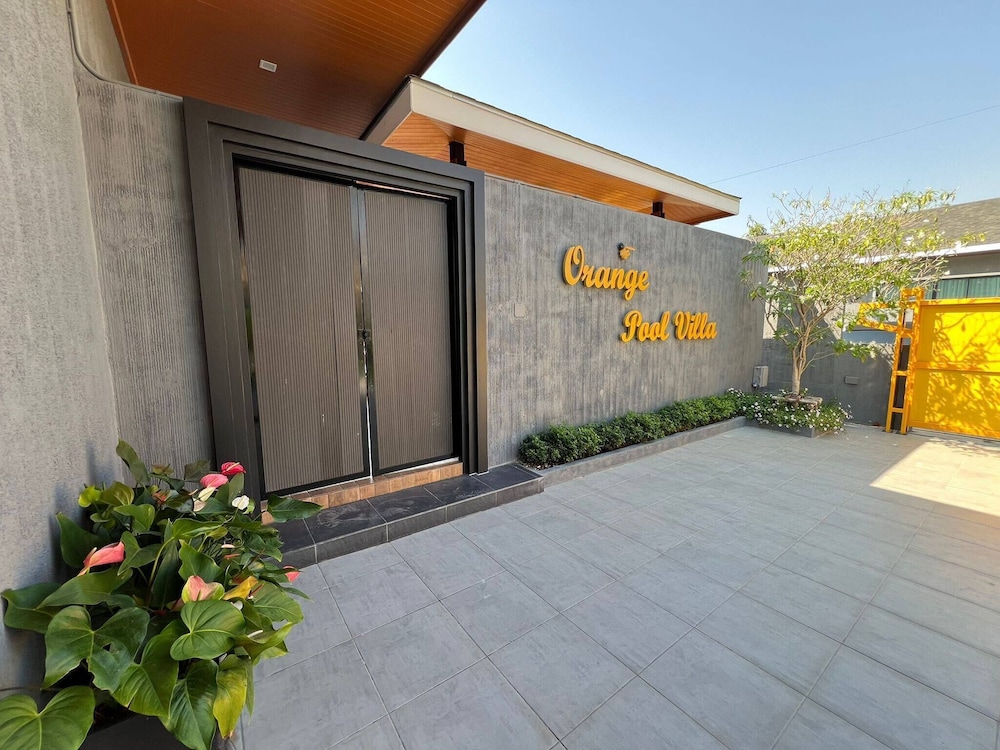 Orange Private Pool Villa, Near Cham Am Beach