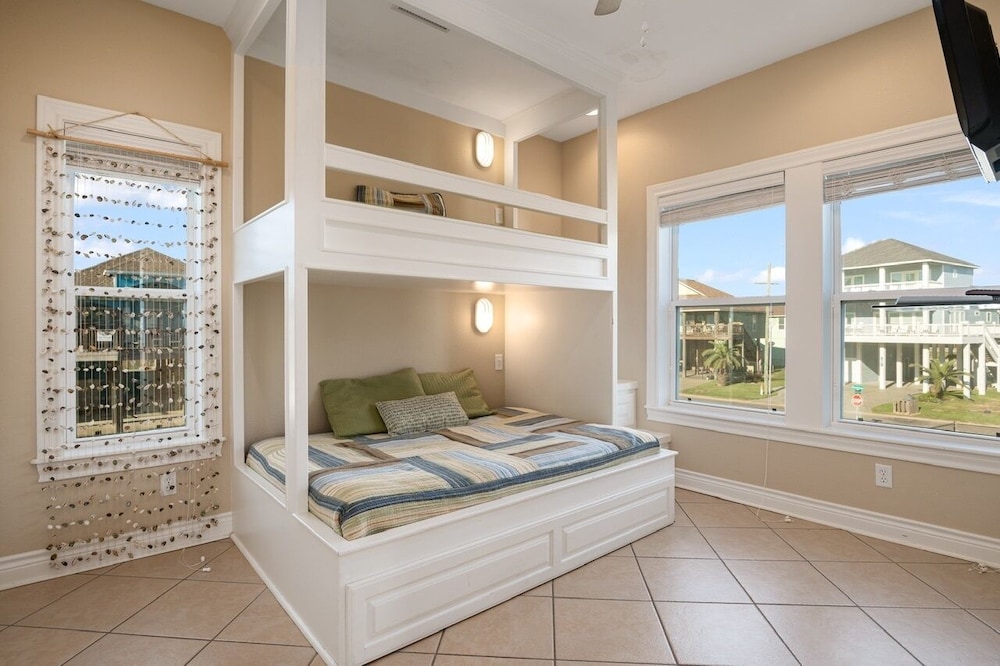 Deja View 3 Bedroom Home