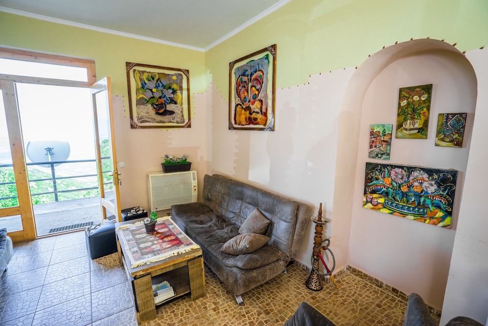 Kanudosi Guest House