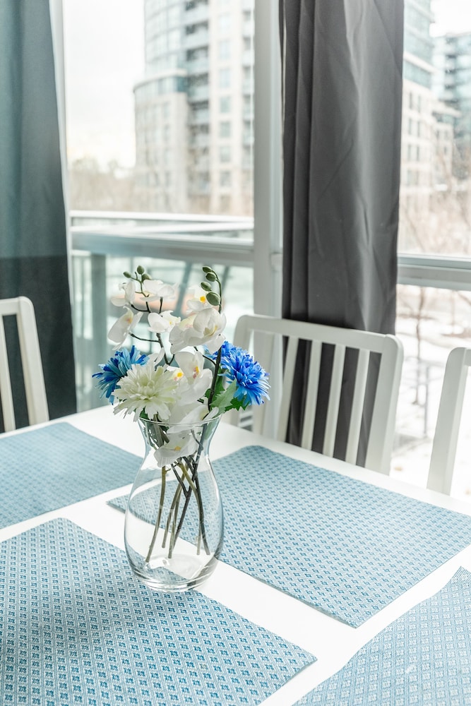 GLOBALSTAY. Fort York Apartments