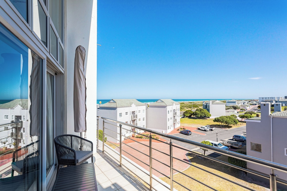 Seaside Village C22 by CTHA