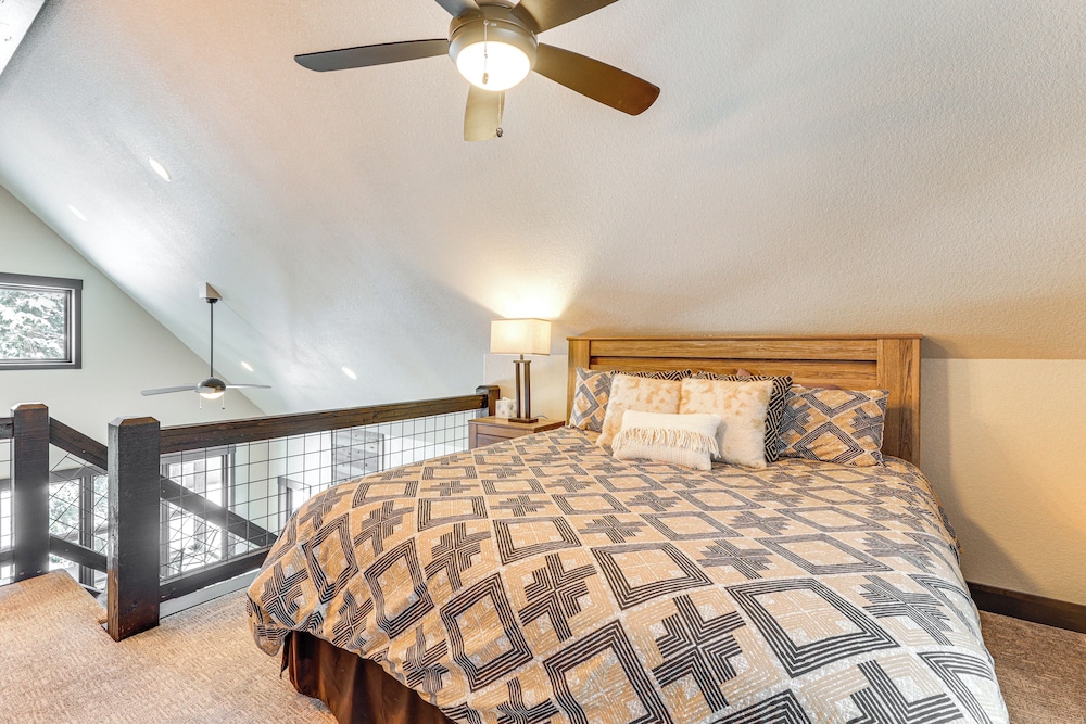 Hot Tub + Deck: Secluded Black Hills Retreat!