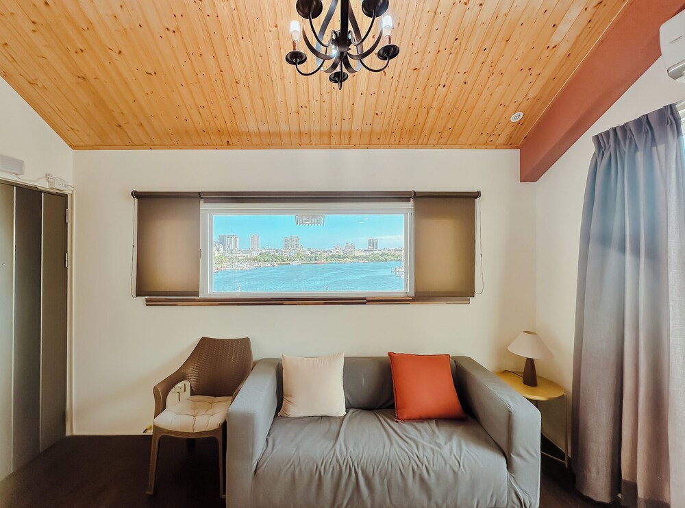 Canal16 HarborView Studio