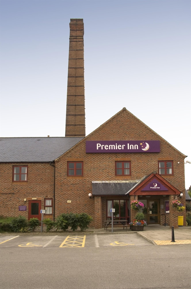 Premier Inn Leeds South - Birstall — photo 19