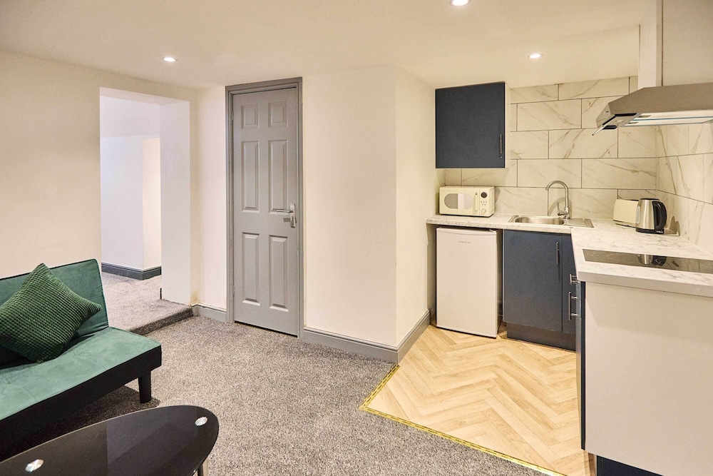 Host Stay Emporium Basement Apartment