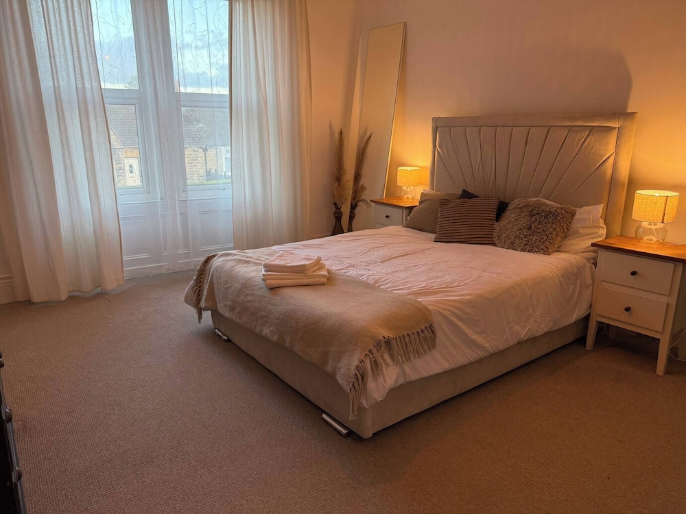 Bright 4-bedroom Maisonette in Gateshead