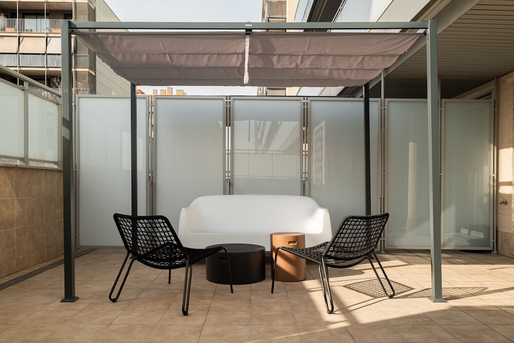 Port Forum Apartments By Olala Homes