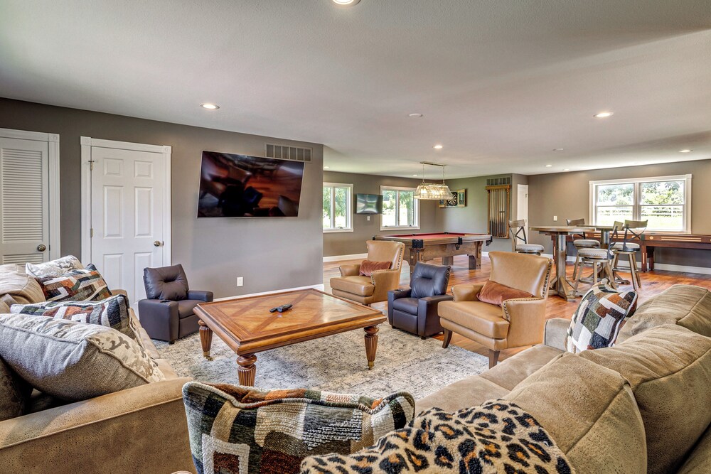 Pool, Lake & Patio: Sweeping De Soto Estate