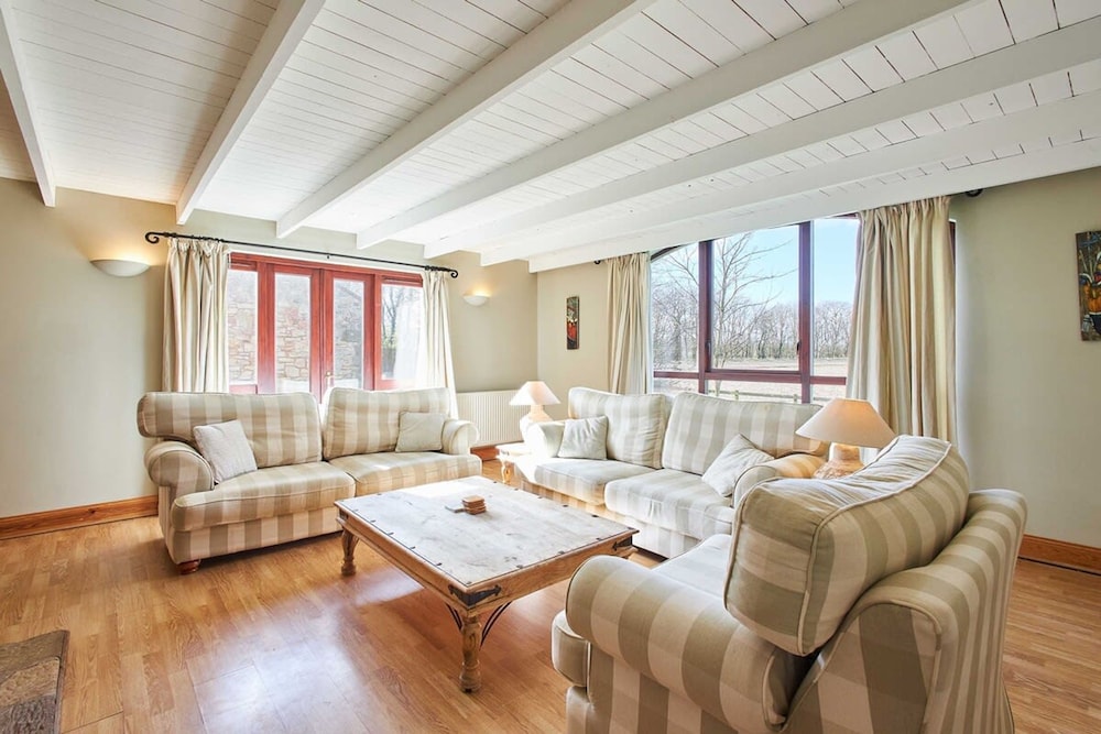 Host Stay The Coach House
