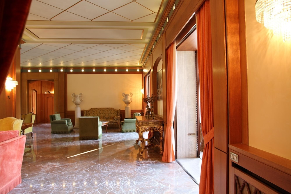 Near Rome Villa Pool Tennis Courts Perfect Family Reunion or Off-site Meeting view 2