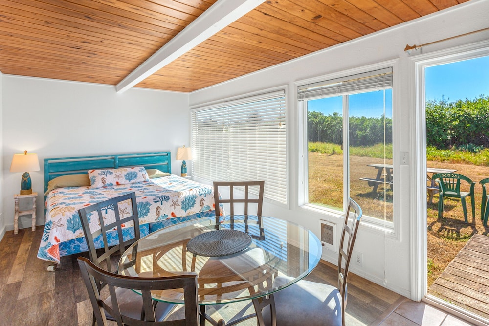 Sandy Days Condo in Ocean Shores