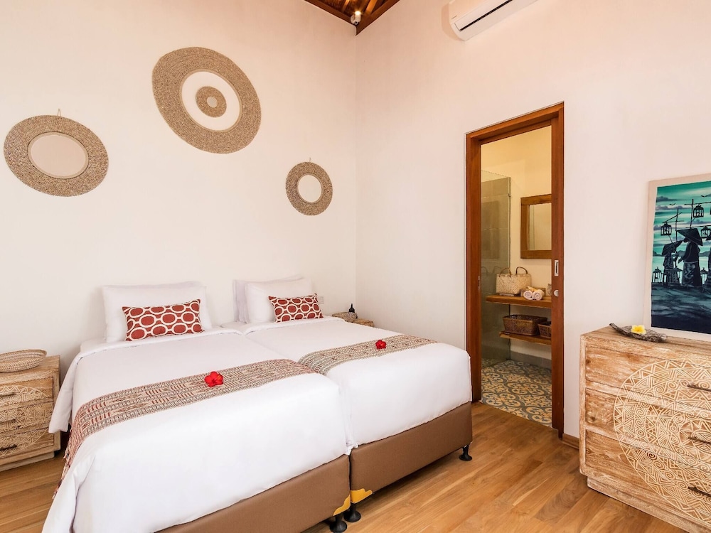Villa Umara Seminyak Sun, Sand & Style: 5-min Walk to Beach! view 5