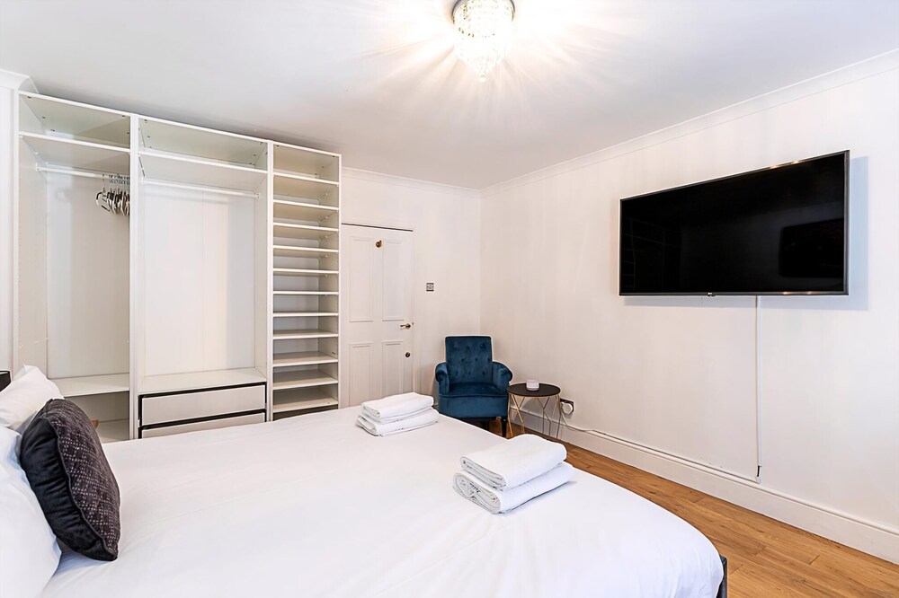 Spacious 4-bed House Near Liverpool St