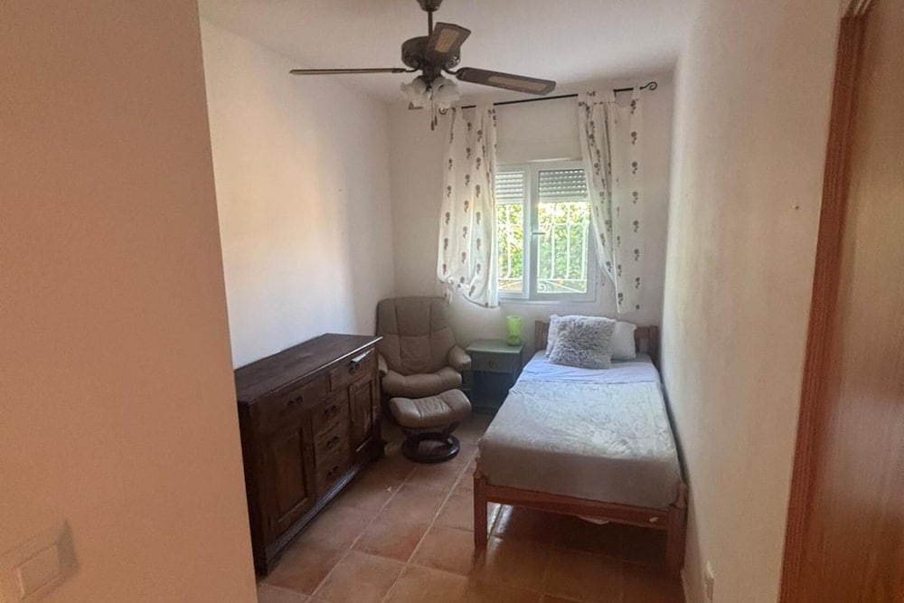 Casa Bueno Sunset Villa - Sleeps 7, Pool & Aircon