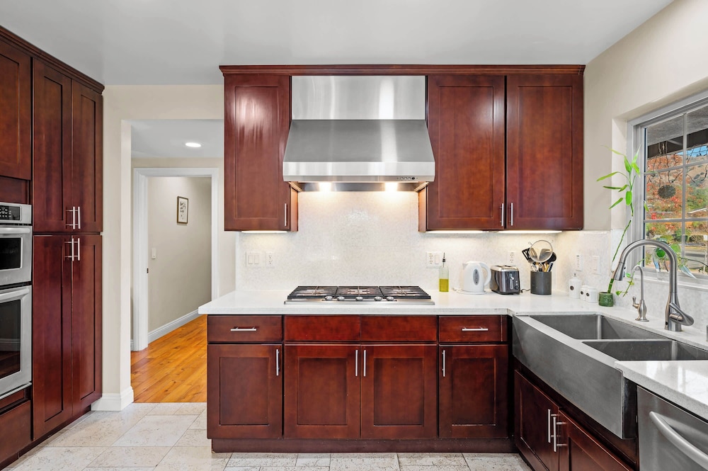 Luxury Estate With Sparkling Pool & Elegant Amenities