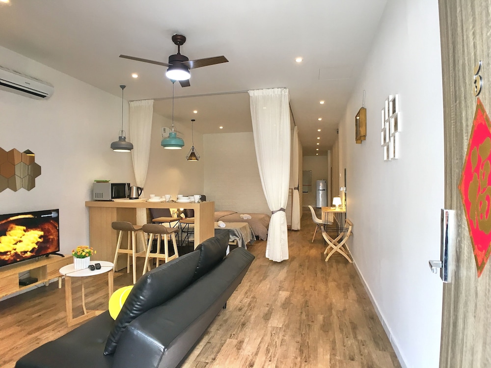 iBook 5 - Scandinavian Suites Room