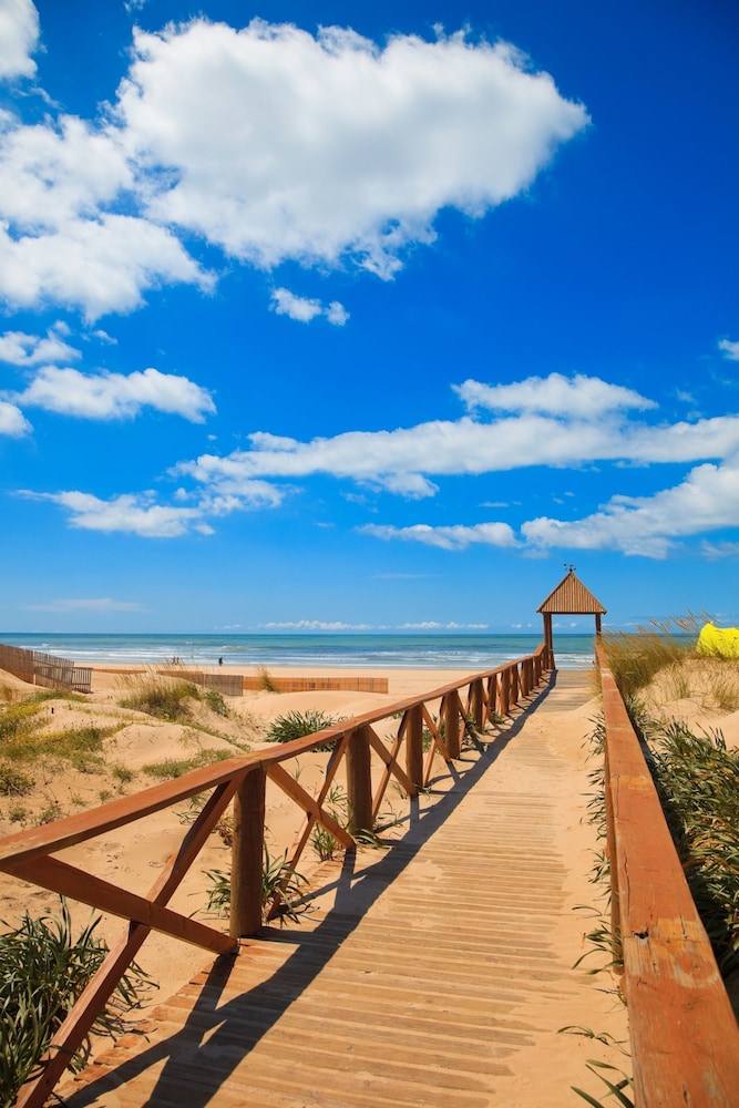 Playamar in Cadiz With 3 Bedrooms and 1 Bathrooms view 3