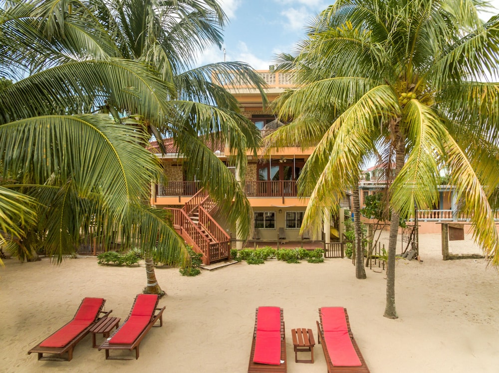 Hotel Buttonwood Belize - Image 1