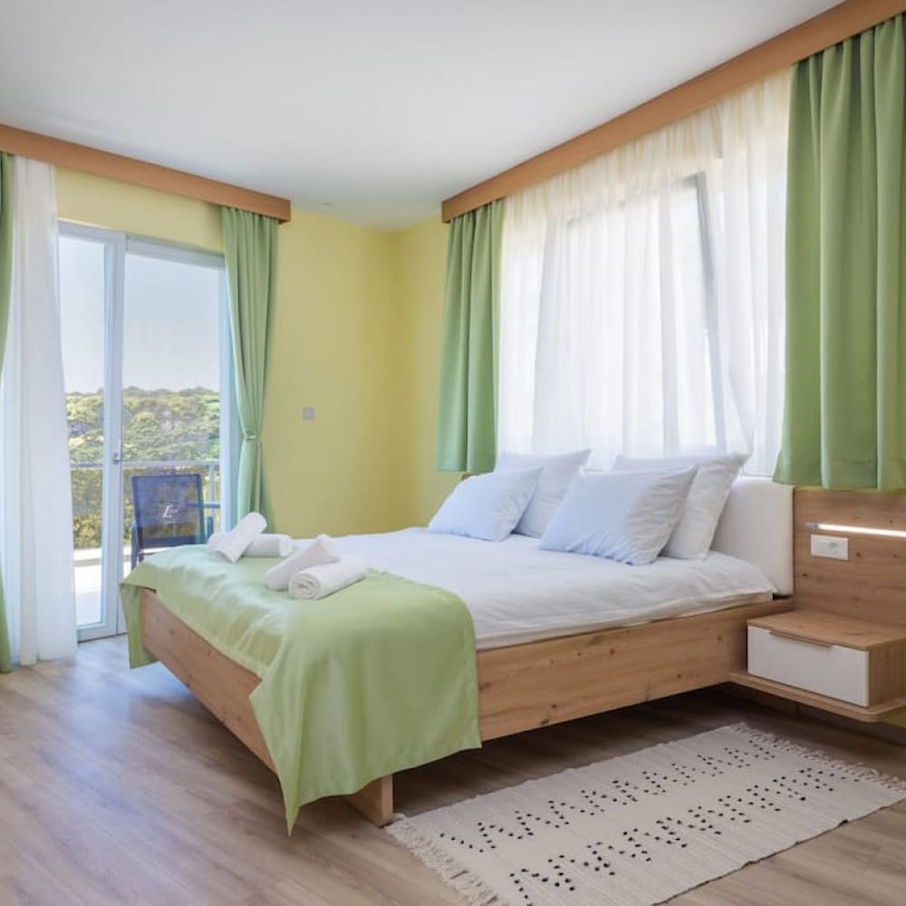 Villa Lavanda - Seaside Luxury Villa for 8 Guests