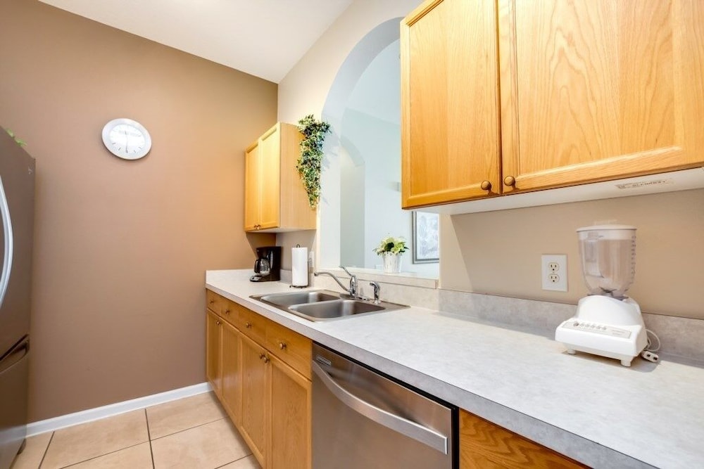2307butterway 3 Bedroom Condo by Redawning view 2