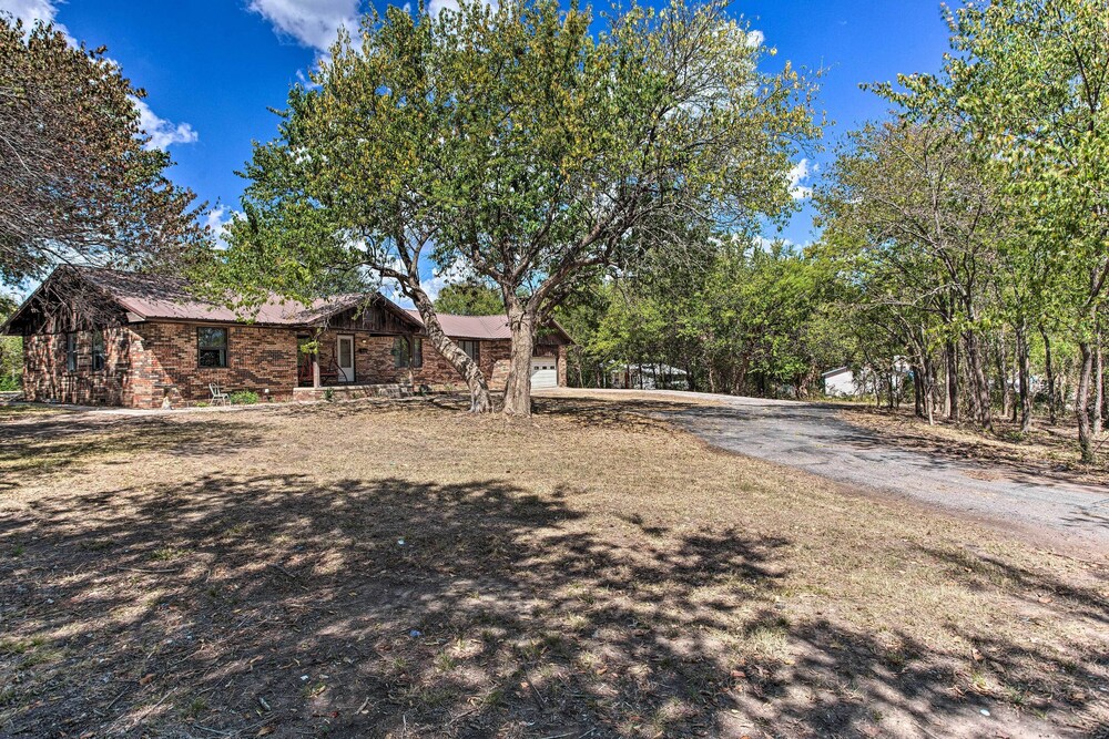 Lovely 'anna Fink House' w/ Patio & Fire Pit