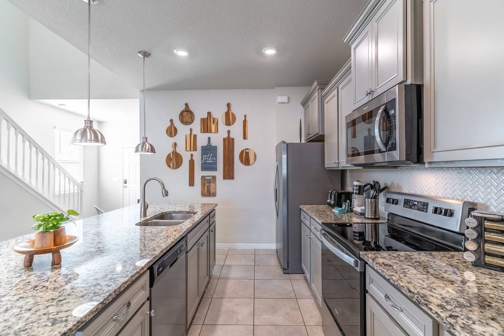 3285 Windsor Island
