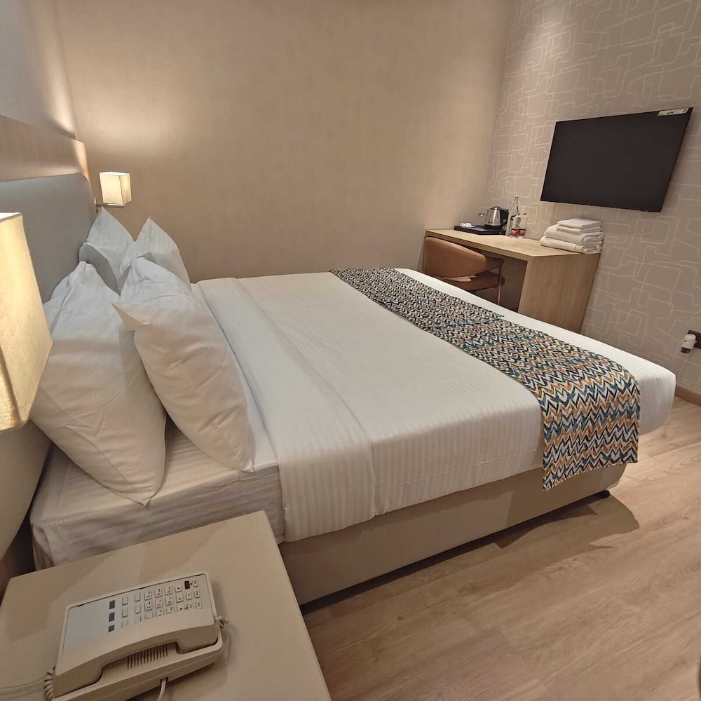 Bluestone Prime by The Cosy Hotels