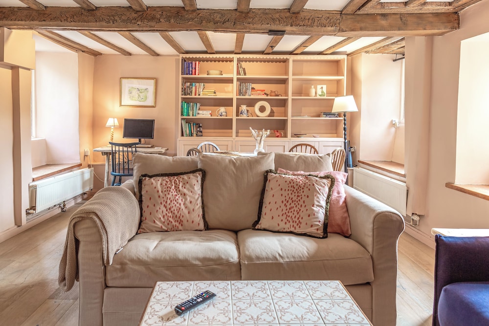 Stroud Vacations - Charming Country Cottage Near Nailsworth - Property Image 13