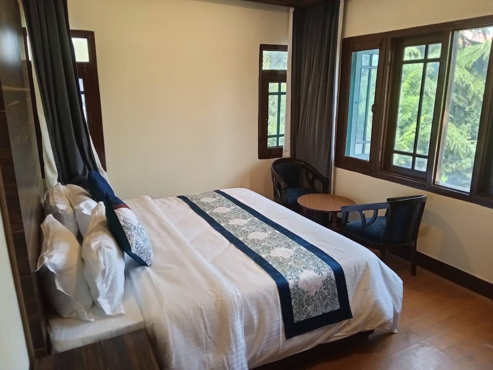 Dilan Residency Villa -5 Bedroom- Centrally Heated