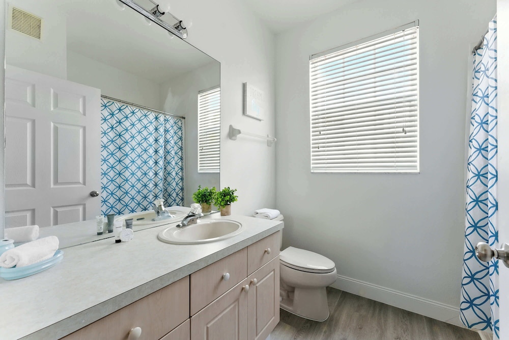 Resort Condo 3BR - Pool Balcony Near Disney