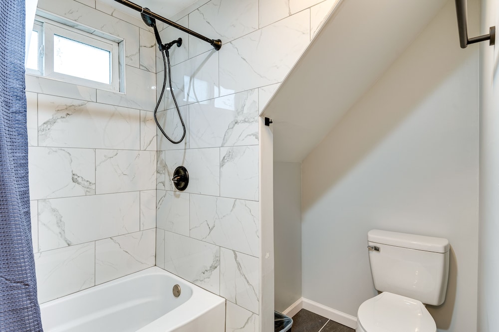 Modern Indianapolis Home < 2 Mi to Downtown! view 2