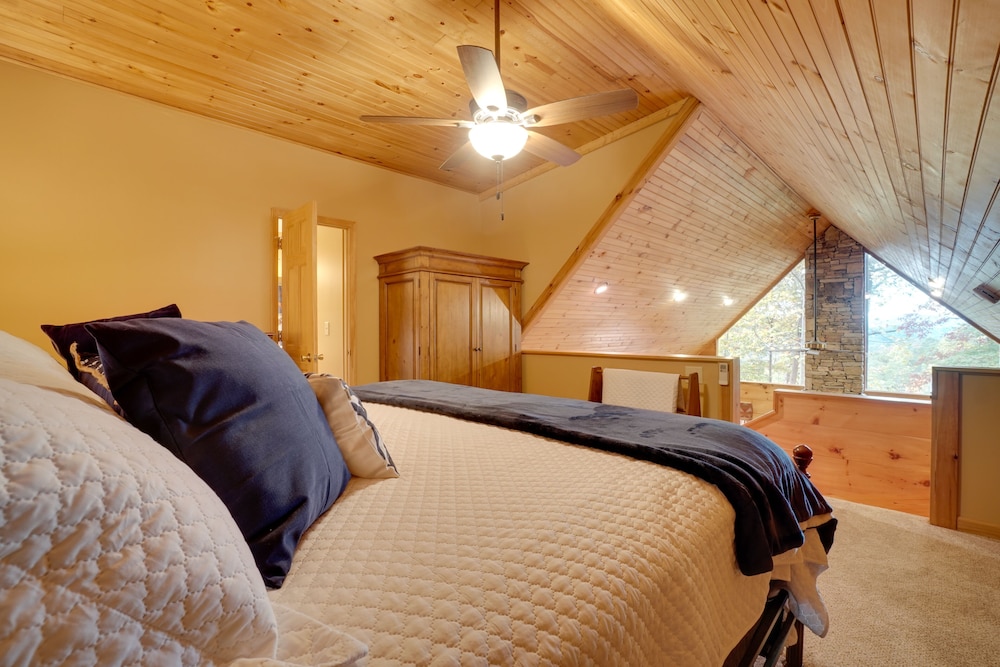 Picturesque Clayton Cabin w/ Mountain Views!