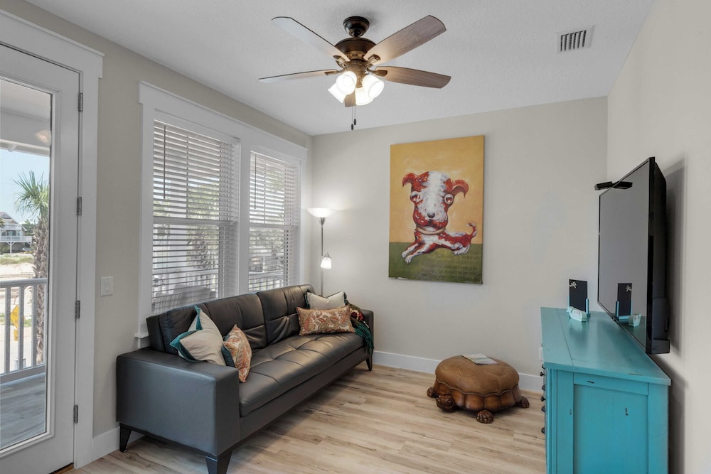Pool, Patio & Outdoor Dining + Walk to Shore, Pier Park Sanctuary on Sands